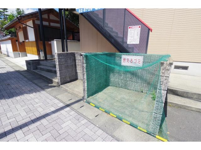 ゴミ置き場 大和路線・関西本線/王寺駅 徒歩3分 1階 築25年