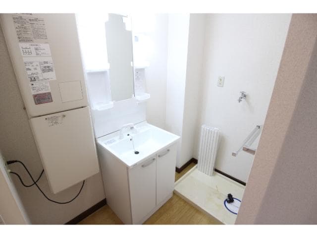  大和路線・関西本線/王寺駅 バス8分広瀬台２丁目下車:停歩5分 2階 築34年