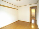  大和路線・関西本線/王寺駅 バス15分服部下車:停歩3分 1階 築19年