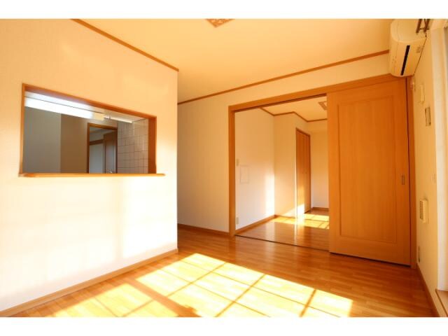 同型モデル写真 大和路線・関西本線/王寺駅 バス15分服部下車:停歩3分 2階 築19年