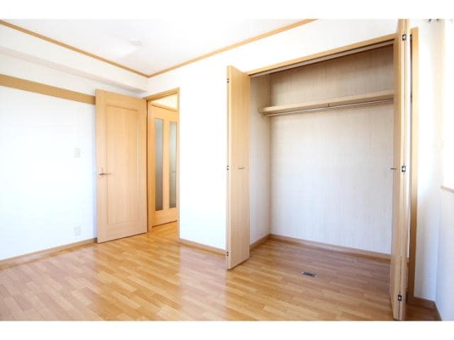 同型モデル写真 大和路線・関西本線/王寺駅 バス15分服部下車:停歩3分 2階 築19年