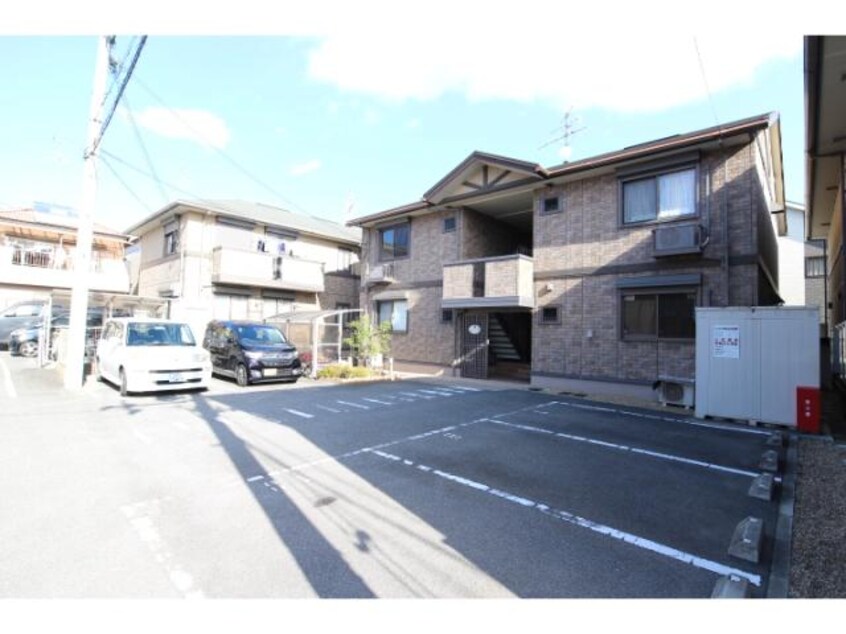  大和路線・関西本線/王寺駅 バス13分上牧文化センター下車:停歩5分 1階 築16年