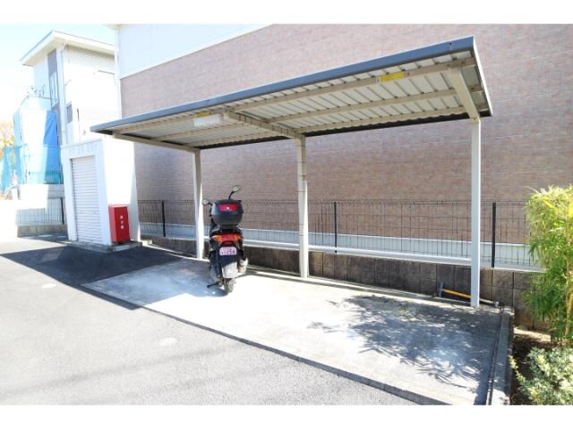  大和路線・関西本線/王寺駅 バス13分桜ヶ丘１丁目下車:停歩9分 2階 築16年