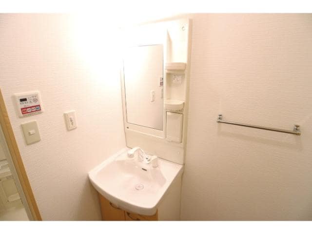  大和路線・関西本線/王寺駅 徒歩15分 1階 築16年