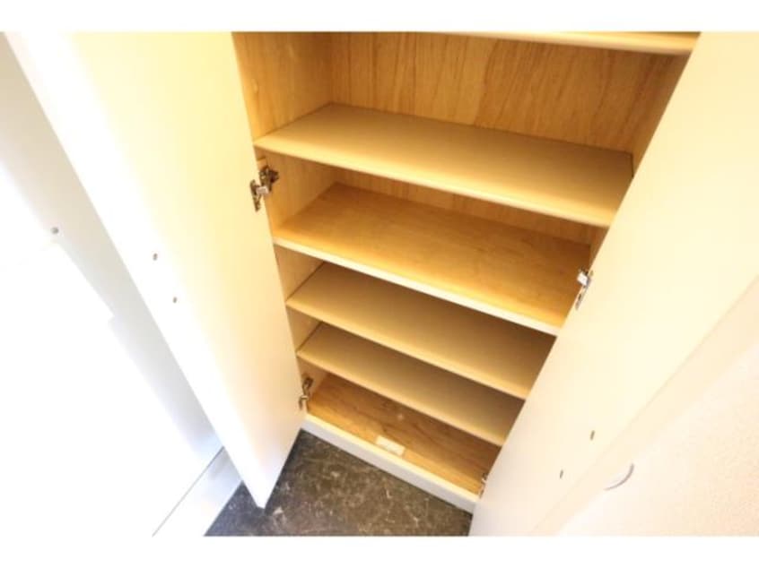 同系モデル写真 大和路線・関西本線/王寺駅 徒歩5分 4階 築17年