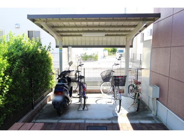  大和路線・関西本線/王寺駅 バス15分服部記念病院下車:停歩5分 2階 築12年