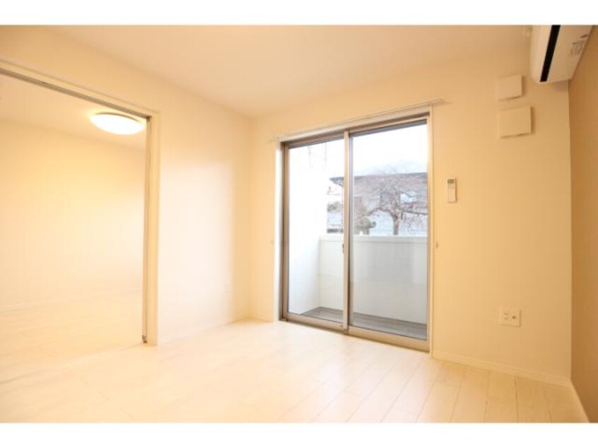  近鉄生駒線/勢野北口駅 徒歩1分 1階 築8年