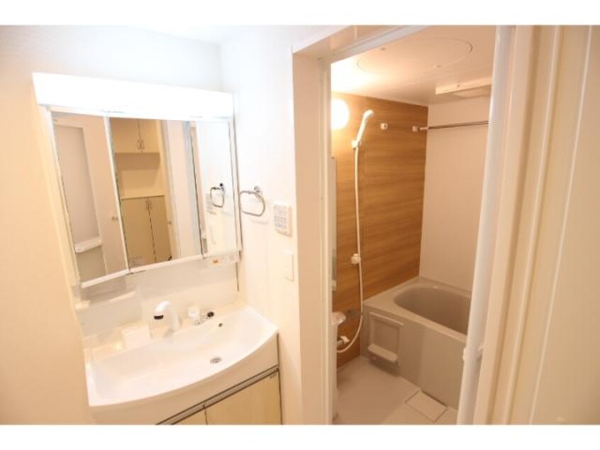  近鉄生駒線/勢野北口駅 徒歩1分 1階 築8年