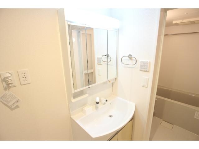  近鉄生駒線/勢野北口駅 徒歩1分 1階 築8年