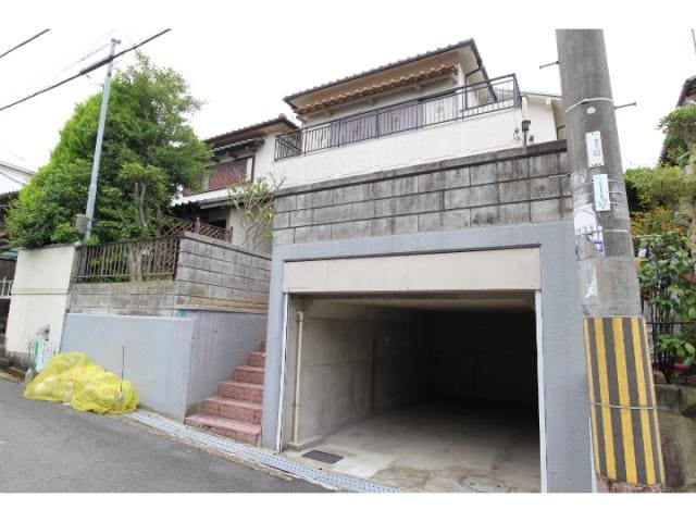  大和路線・関西本線/王寺駅 バス16分上牧町文化センター下車:停歩8分 1-2階 築41年