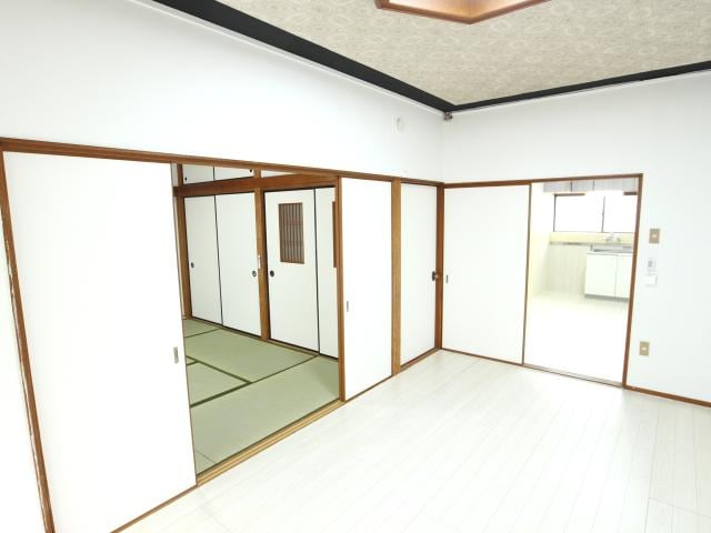  大和路線・関西本線/王寺駅 バス16分上牧町文化センター下車:停歩8分 1-2階 築41年