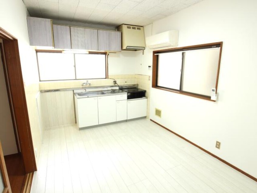  大和路線・関西本線/王寺駅 バス16分上牧町文化センター下車:停歩8分 1-2階 築41年