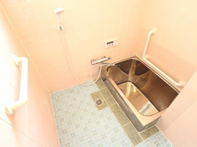  大和路線・関西本線/王寺駅 バス16分上牧町文化センター下車:停歩8分 1-2階 築41年