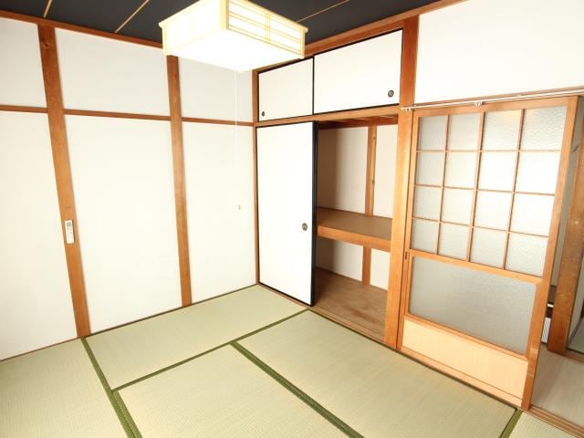  大和路線・関西本線/王寺駅 バス16分上牧町文化センター下車:停歩8分 1-2階 築41年