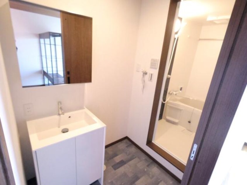  大和路線・関西本線/王寺駅 徒歩9分 3階 築6年