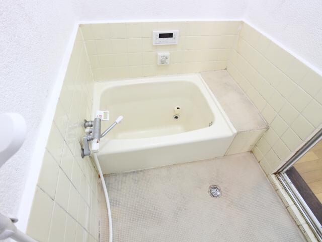  大和路線・関西本線/王寺駅 バス17分上牧町役場前下車:停歩7分 1-2階 築44年