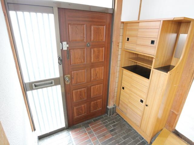  大和路線・関西本線/王寺駅 バス17分上牧町役場前下車:停歩7分 1-2階 築44年