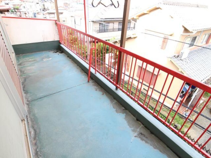  大和路線・関西本線/王寺駅 バス17分上牧町役場前下車:停歩7分 1-2階 築44年