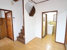  大和路線・関西本線/王寺駅 バス17分上牧町役場前下車:停歩7分 1-2階 築44年