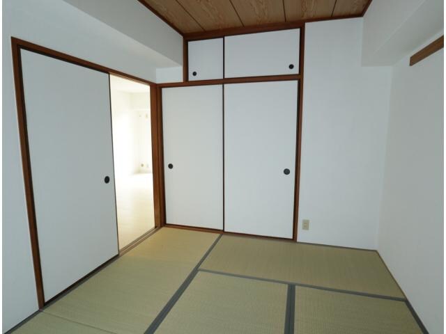  近鉄難波線・奈良線/学園前駅 徒歩20分 3階 築35年