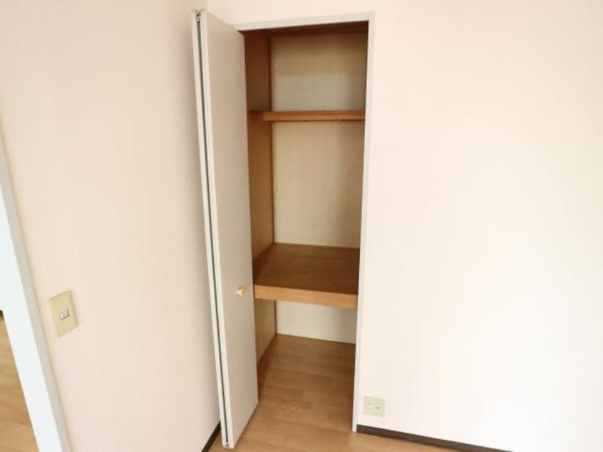  近鉄難波線・奈良線/学園前駅 バス12分西登美ヶ丘五丁目下車:停歩4分 2階 築31年