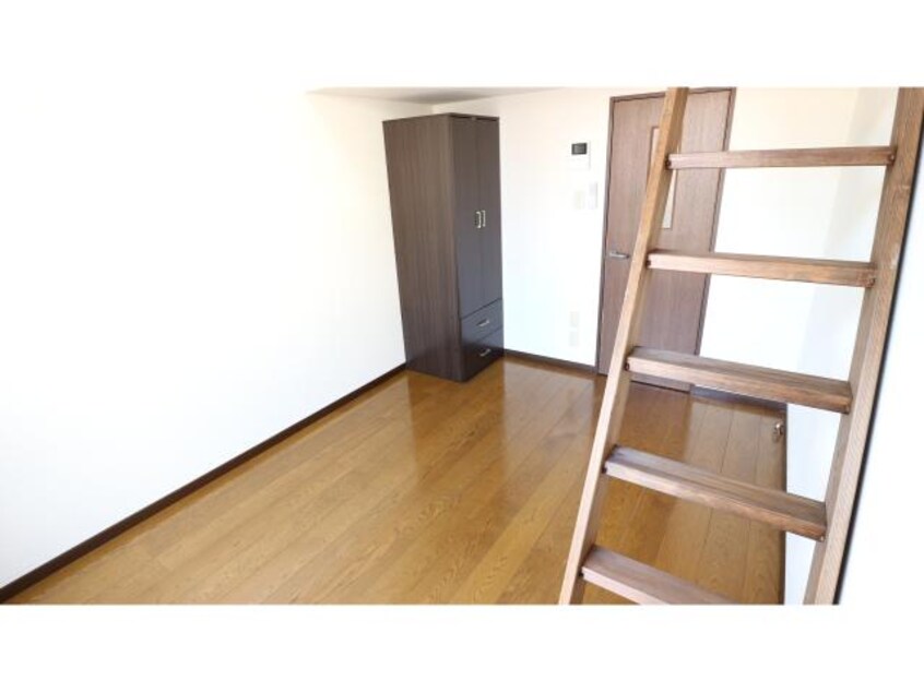  近鉄難波線・奈良線/学園前駅 徒歩8分 1階 築30年