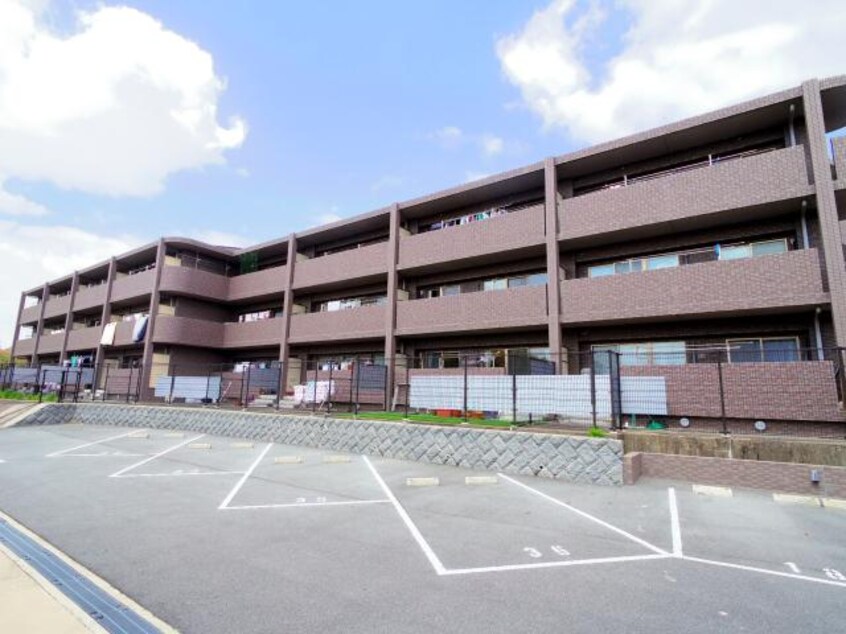  近鉄けいはんな線/学研北生駒駅 バス7分松陽台２丁目下車:停歩4分 3階 築23年