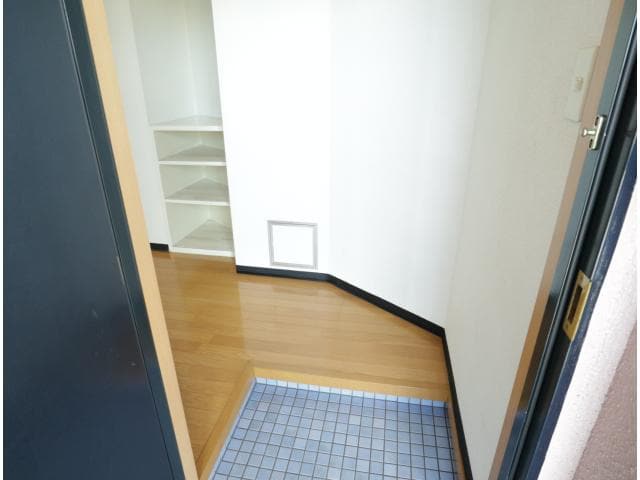  近鉄難波線・奈良線/学園前駅 徒歩8分 4階 築23年