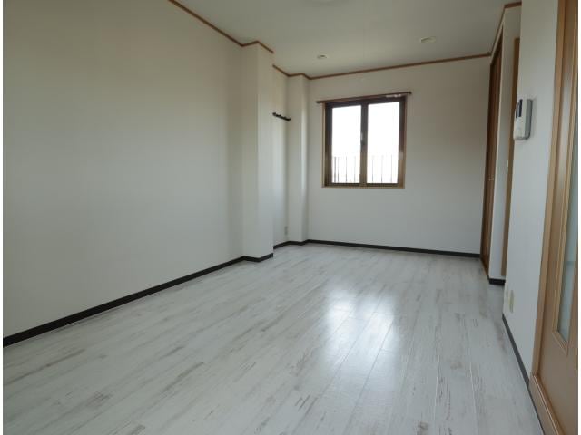  近鉄難波線・奈良線/学園前駅 徒歩8分 4階 築23年