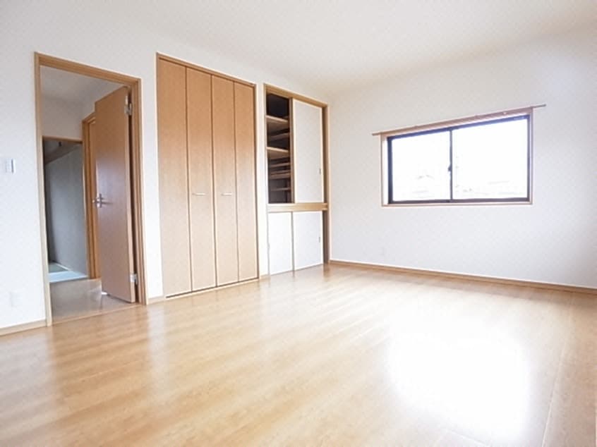  近鉄難波線・奈良線/学園前駅 バス10分登美ヶ丘5丁目下車:停歩2分 1階 築52年