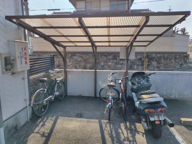  近鉄難波線・奈良線/富雄駅 徒歩3分 1階 築32年