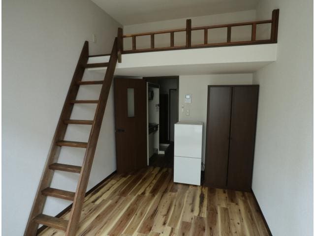  近鉄難波線・奈良線/学園前駅 徒歩8分 1階 築30年