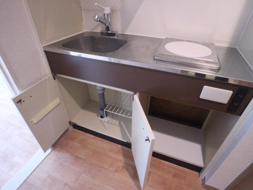  近鉄難波線・奈良線/富雄駅 徒歩3分 1階 築32年