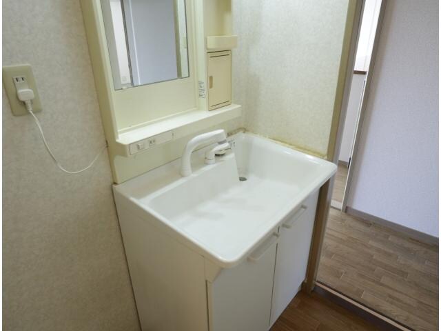  近鉄難波線・奈良線/学園前駅 バス12分松陽台2丁目下車:停歩3分 2階 築28年