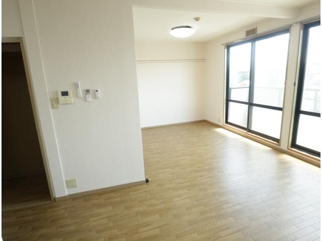  近鉄難波線・奈良線/学園前駅 バス12分松陽台2丁目下車:停歩3分 2階 築28年