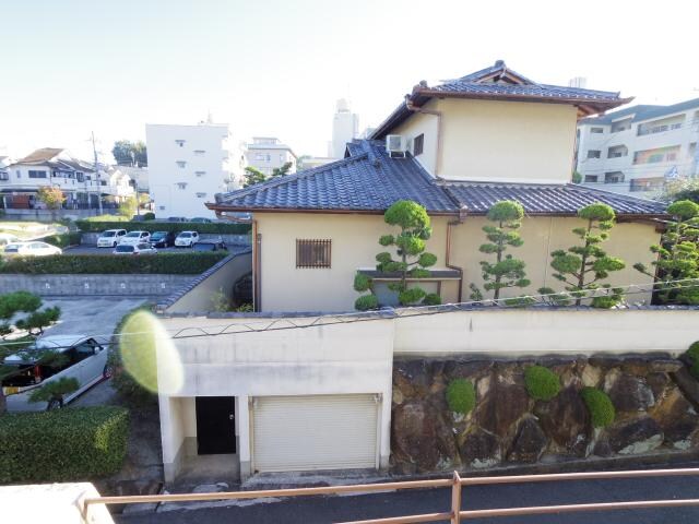  近鉄難波線・奈良線/学園前駅 徒歩15分 3階 築52年