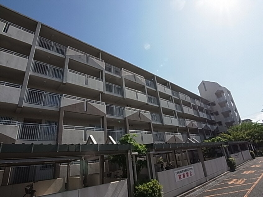  近鉄難波線・奈良線/学園前駅 徒歩4分 1階 築30年