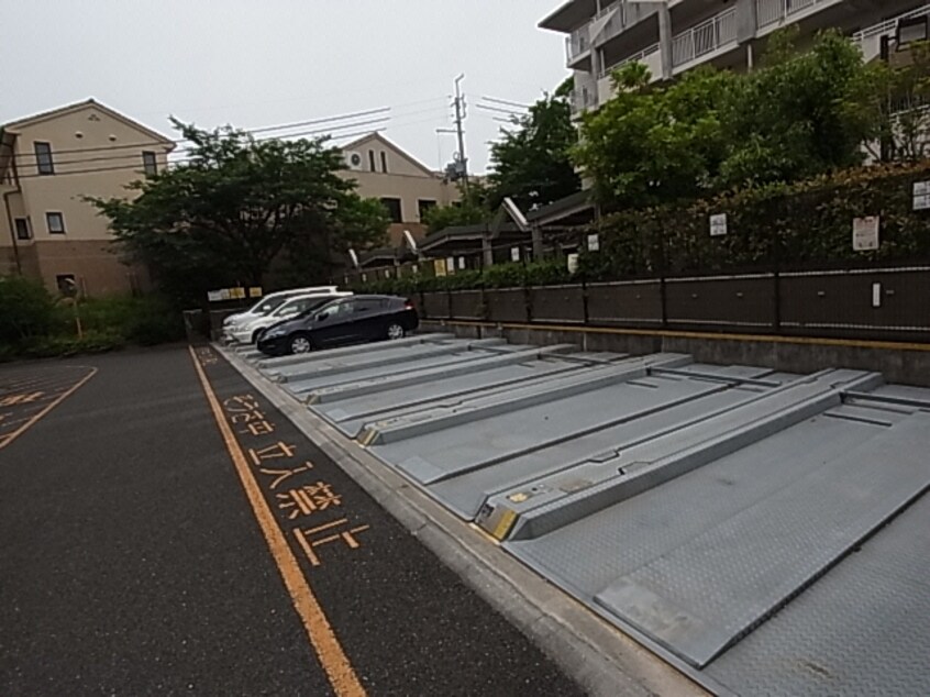  近鉄難波線・奈良線/学園前駅 徒歩4分 1階 築30年