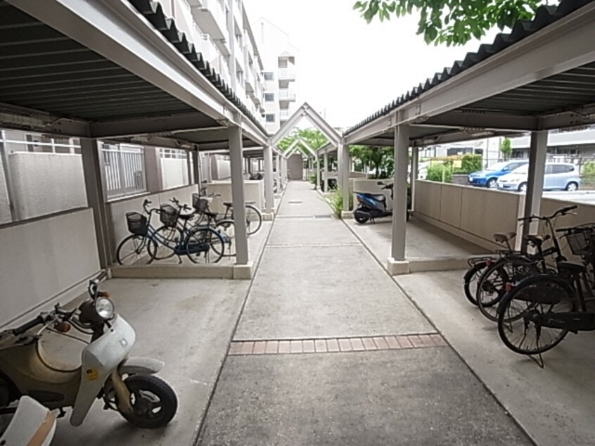  近鉄難波線・奈良線/学園前駅 徒歩4分 1階 築30年