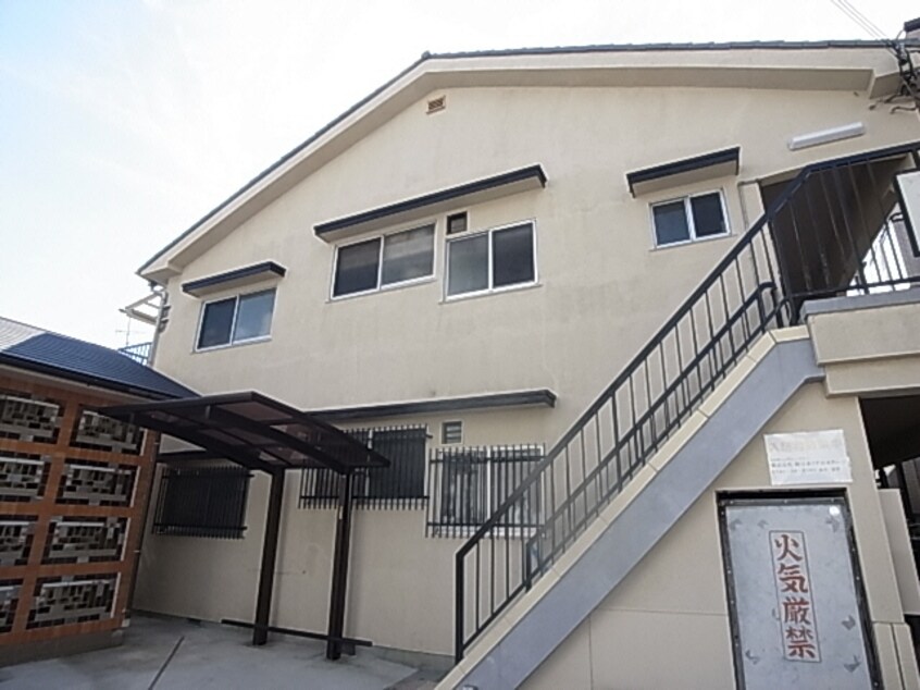 近鉄難波線・奈良線/富雄駅 徒歩5分 2階 築40年