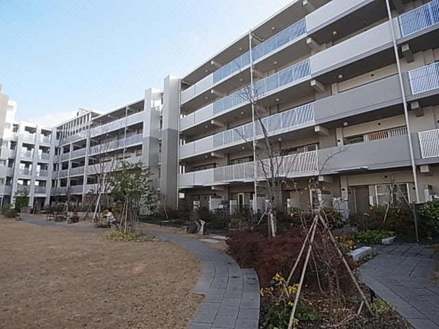  近鉄難波線・奈良線/学園前駅 徒歩7分 1階 築15年