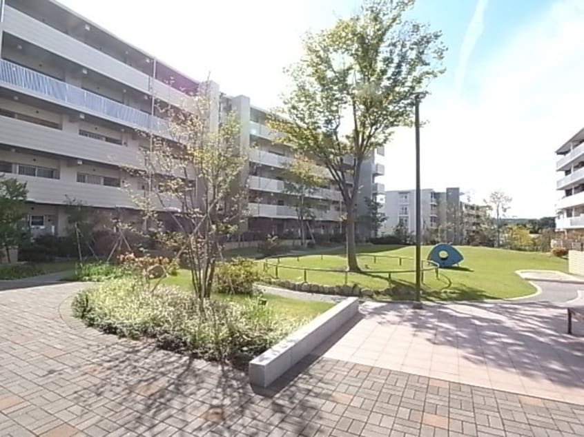  近鉄難波線・奈良線/学園前駅 徒歩7分 1階 築15年