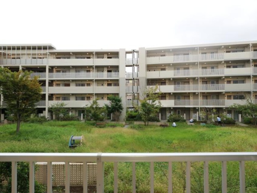  近鉄難波線・奈良線/学園前駅 徒歩8分 5階 築15年