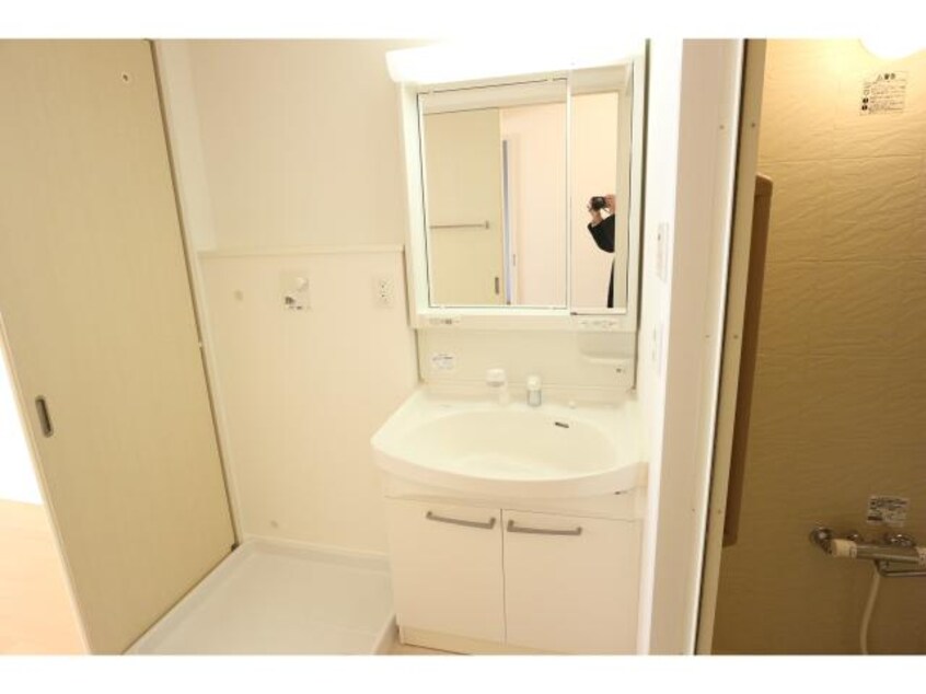  近鉄難波線・奈良線/学園前駅 徒歩8分 1階 築15年