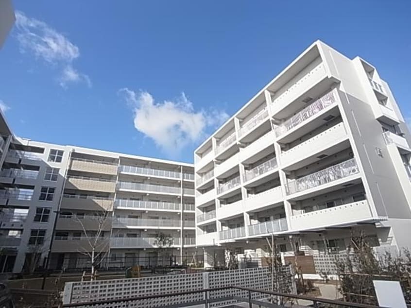  近鉄難波線・奈良線/学園前駅 徒歩8分 1階 築10年