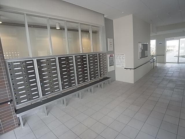  近鉄難波線・奈良線/学園前駅 徒歩8分 1階 築10年