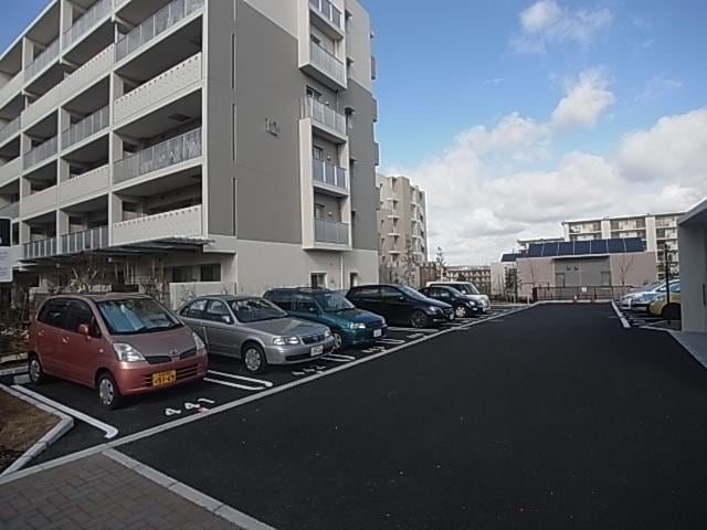  近鉄難波線・奈良線/学園前駅 徒歩8分 1階 築10年