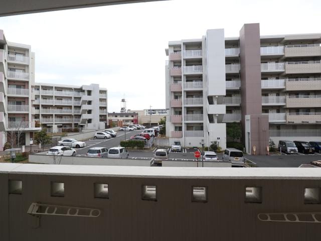  近鉄難波線・奈良線/学園前駅 徒歩8分 1階 築10年