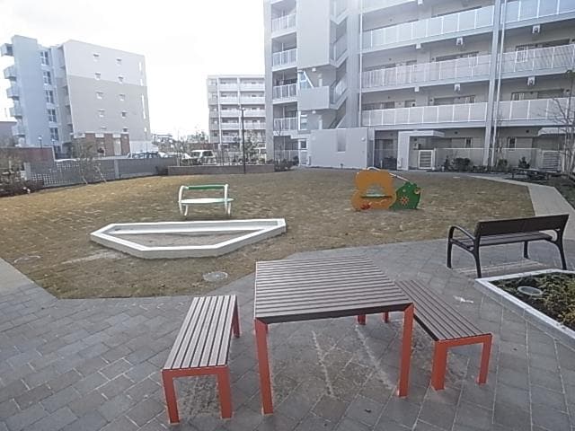  近鉄難波線・奈良線/学園前駅 徒歩8分 1階 築10年