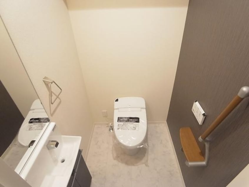  近鉄難波線・奈良線/学園前駅 徒歩15分 1階 築9年